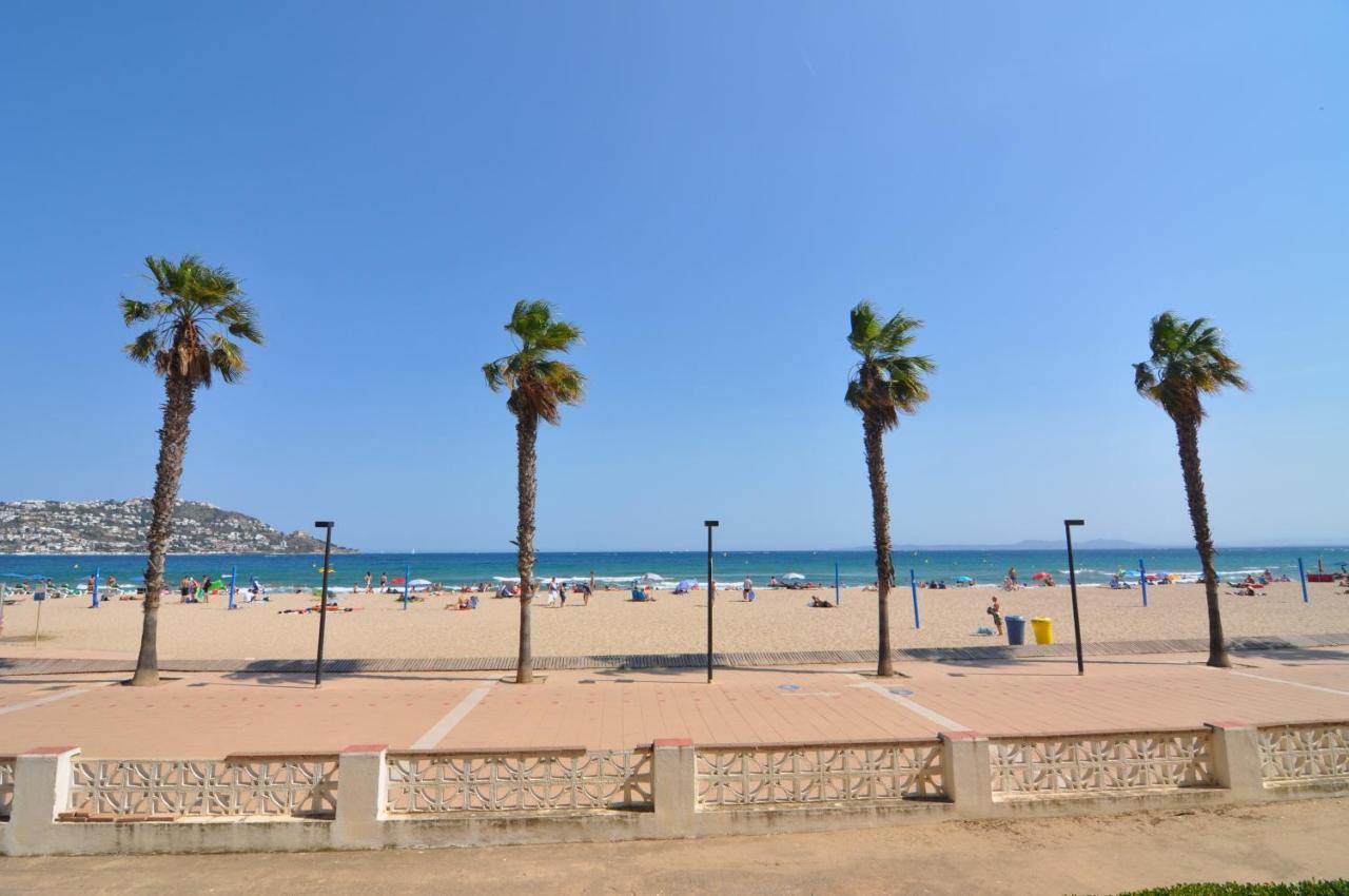 Rnet - Front De Mer - Roses Costa Brava Esterno foto