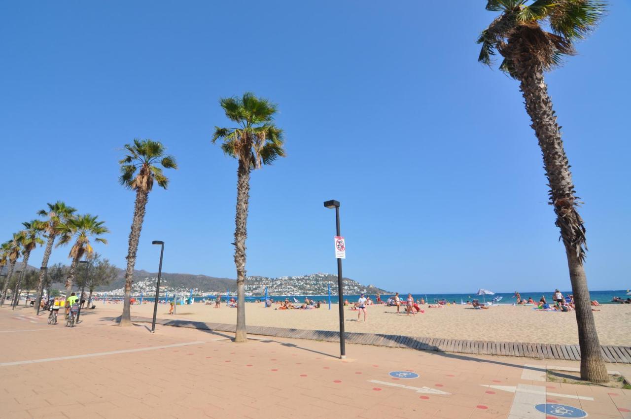 Rnet - Front De Mer - Roses Costa Brava Esterno foto